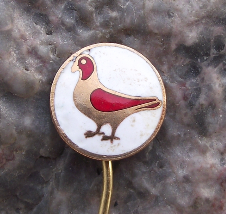 Vintage Czechoslovakia Homing Pigeon Breeders Fanciers Bird Pin Badge