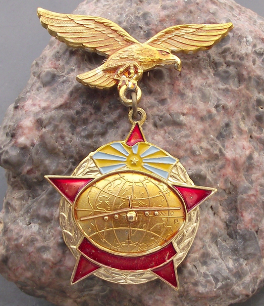 Vintage Soviet Aircraft Commemorative Eagle Red Star Pin Badge