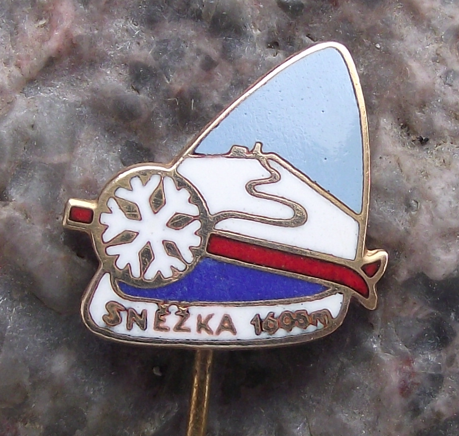 Vintage Sněžka Mountain Peak 1603m Krkonose Winter Snow Pin Badge