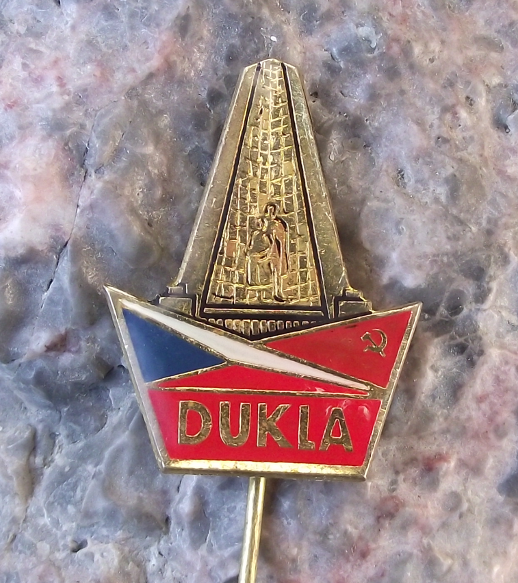 Vintage War Monument to Fallen Allied Soldiers Dukla Pass Flags Pin Badge