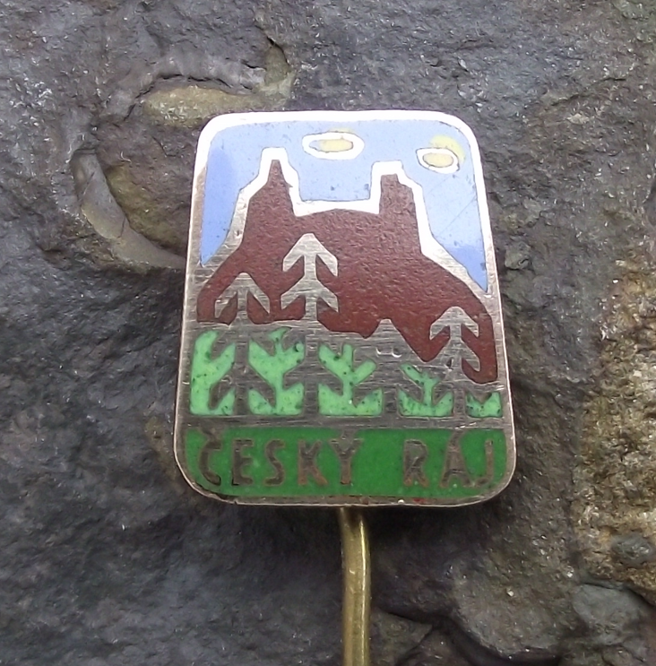 Vintage Český ráj Bohemian Paradise Trosky Iconic Czech Castle Pin Badge