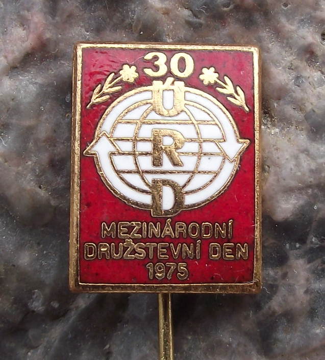 1975 Czechoslovakia URD International Trade Union Day May 1st Pin Badge