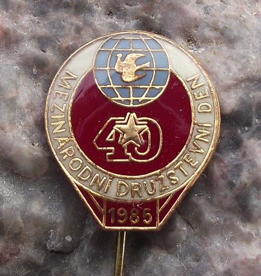1985 Czechoslovakia URD International Trade Union Day May 1st Pin Badge