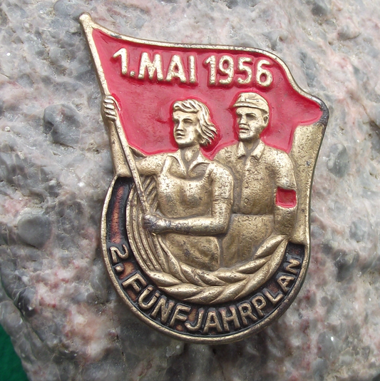 1956 East German 5 Year Plan DDR Red Socialist Flag May Day Pin Badge