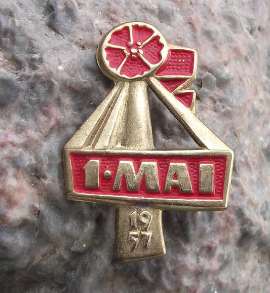 1957 East German DDR Red Communist Carnation Flower May Day Pin Badge