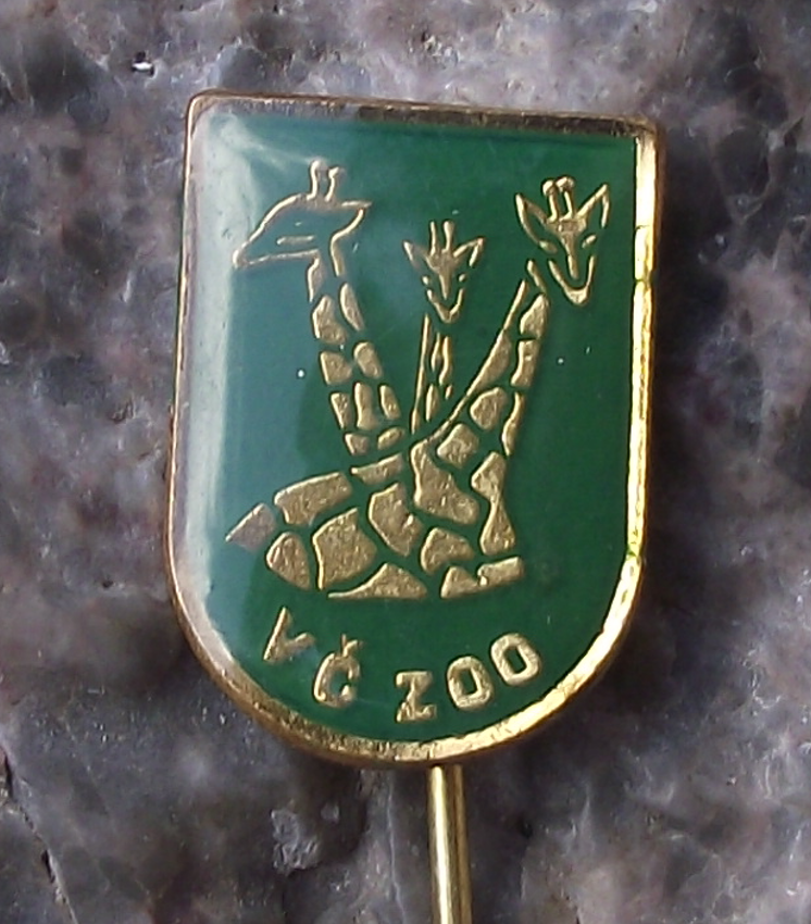 Vintage Giraffe Necks & Heads Safari Park Herd Dvur Kralove Czech Zoo Shield Pin Badge