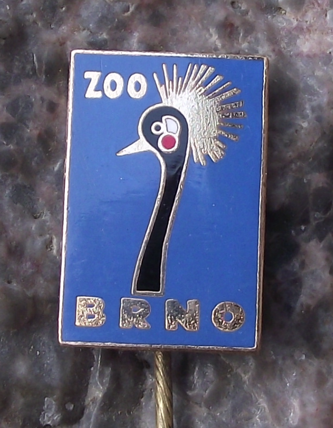 Vintage Brno Zoo Czechoslovakia African Crowned Crane Bird Pin Badge