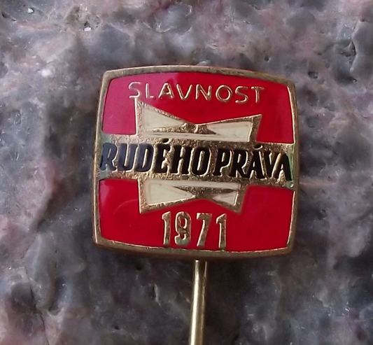 1971 Rude Pravo Slavnost Czech Newspaper Cultural Celebration Pin Badge