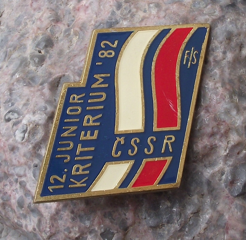 1982 FIS Vratna Junior Ski Kriterium Annual Slovak Skiing Competition Pin Badge