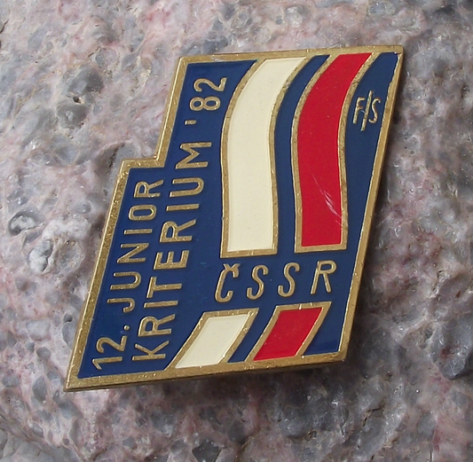 1982 FIS Vratna Junior Ski Kriterium Annual Slovak Skiing Competition Pin Badge