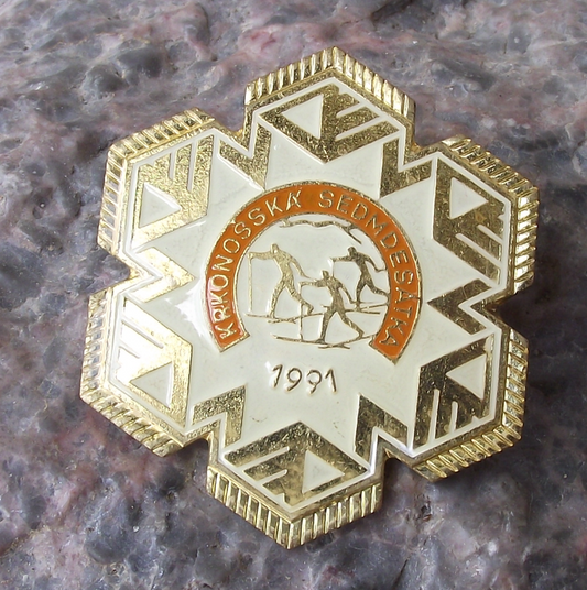 1991 Krkonošská sedmdesátka 70km Mountain Cross-country Skiing Krkonoše Pin Badge