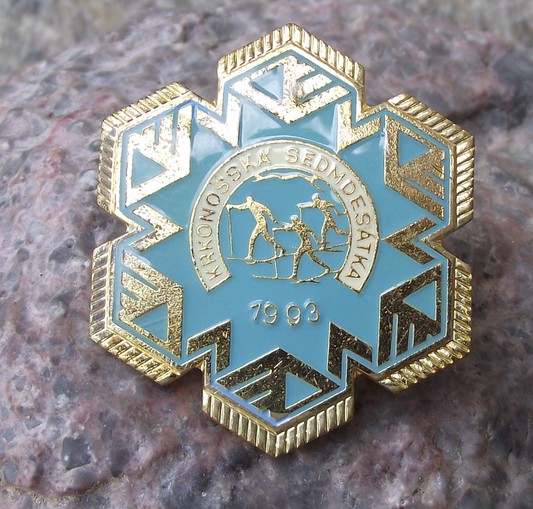 1993 Krkonošská sedmdesátka 70km Mountain Cross-country Skiing Krkonoše Pin Badge
