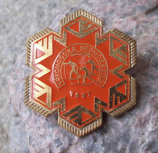 1997 Krkonošská sedmdesátka 70km Mountain Cross-country Skiing Krkonoše Pin Badge