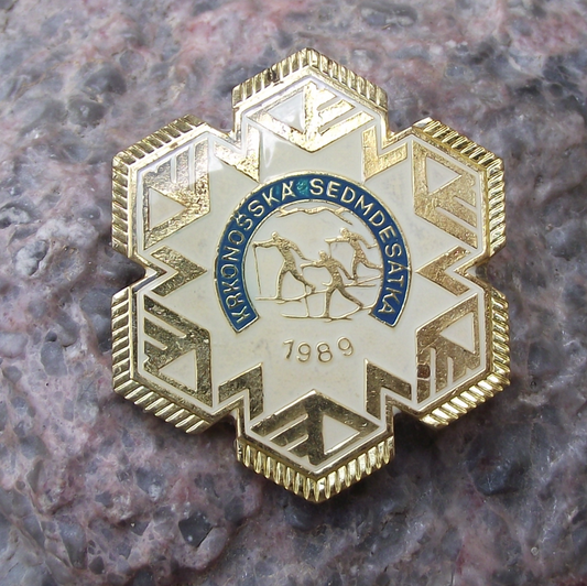 1989 Krkonošská sedmdesátka 70km Mountain Cross-country Skiing Krkonoše Pin Badge