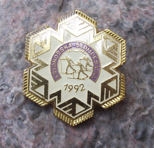 1992 Krkonošská sedmdesátka 70km Mountain Cross-country Skiing Krkonoše Pin Badge