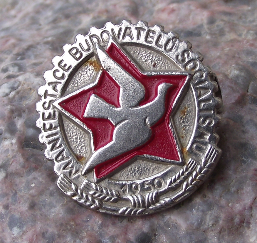 1950 Socialist Manifesto Socialism Dove of Peace Red Star Pin Badge