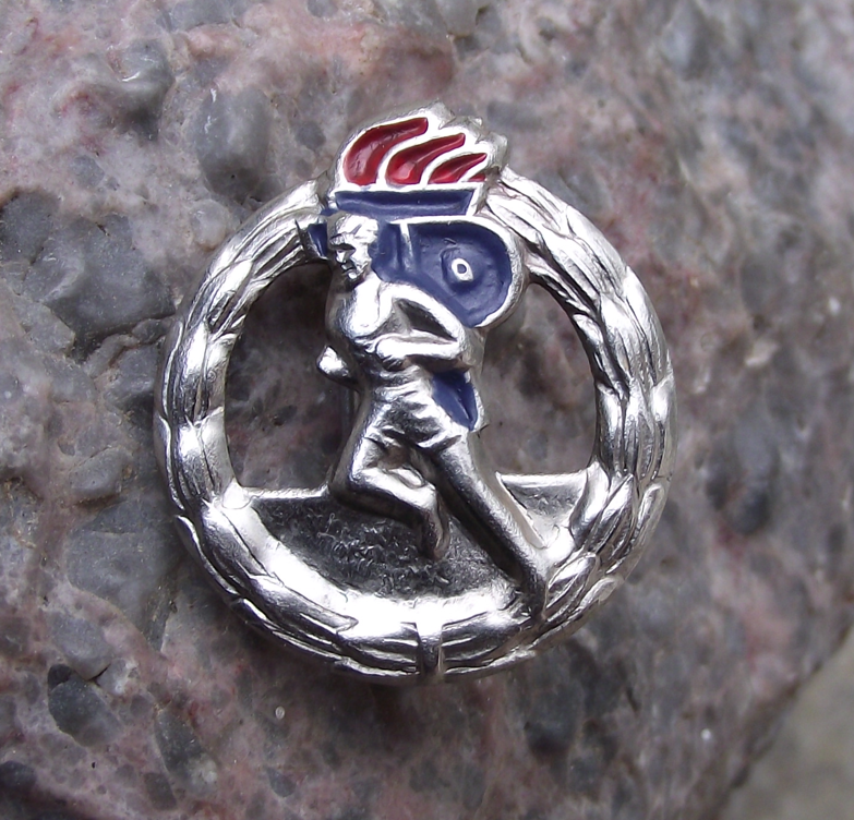 Vintage Thalmann Pioneer East Germany Youth Athletics Runner Award Pin Badge
