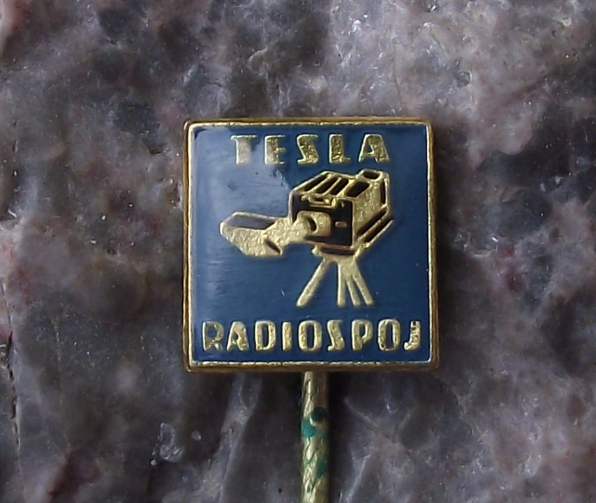 Vintage Tesla Radiospoj Cinephon TK-4 16mm 35mm Movie Camera Pin Badge