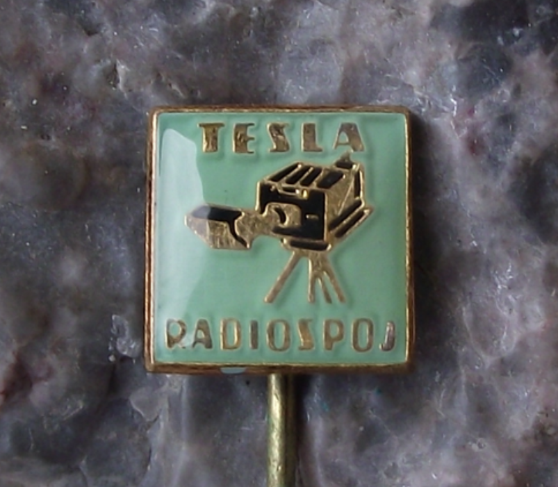 Vintage Tesla Radiospoj Cinephon TK-4 16mm 35mm Movie Camera Pin Badge