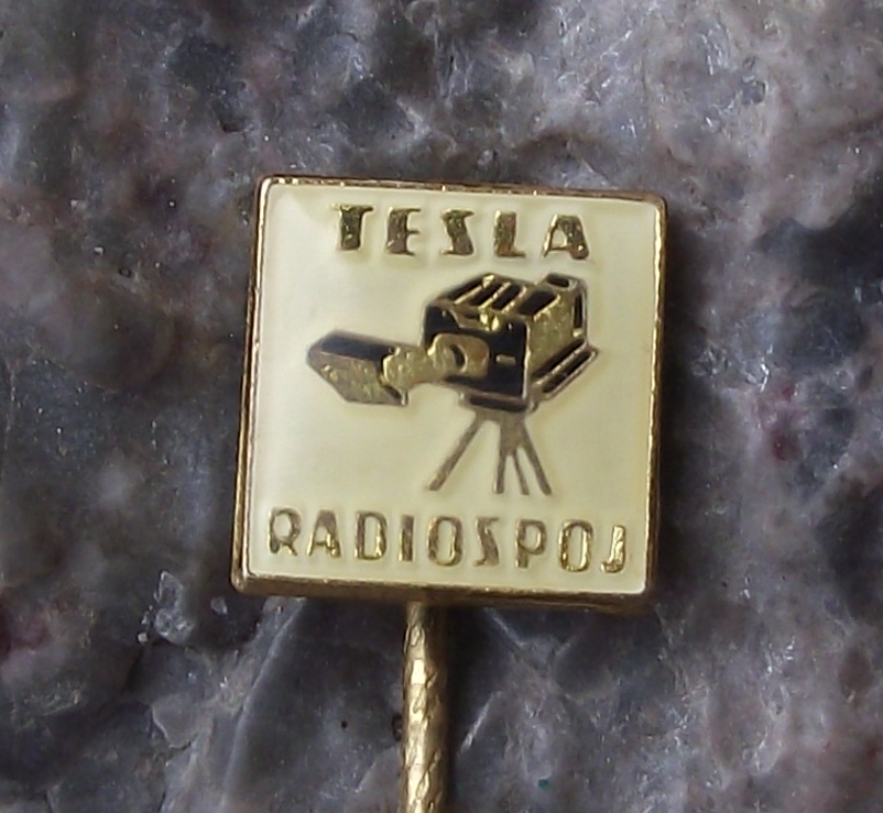 Vintage Tesla Radiospoj Cinephon TK-4 16mm 35mm Movie Camera Pin Badge