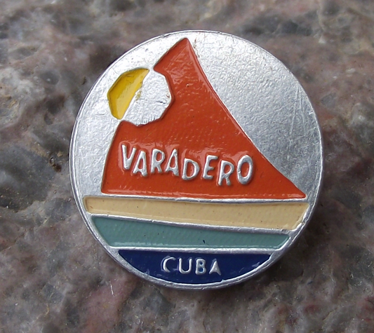 Vintage Cuba Cuban Varadero Beach Resort INIT Tourist Association Pin Badge