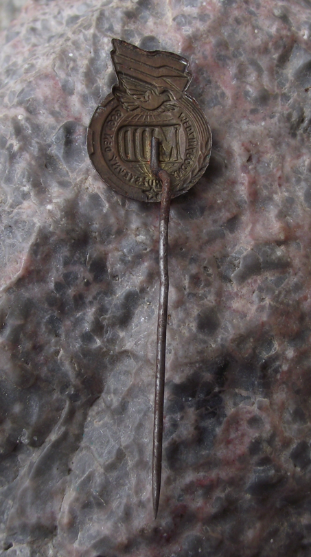 1959 MDD International Cooperatives Trade Union Day Dove Pin Badge