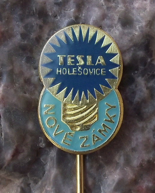 Vintage Tesla Holesovice Screw Fit Light Bulb Factory Advertising Pin Badge