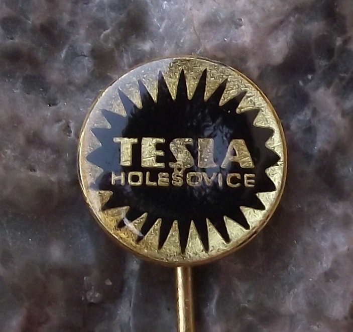 Vintage Tesla Light Bulb Flash Pin Badge
