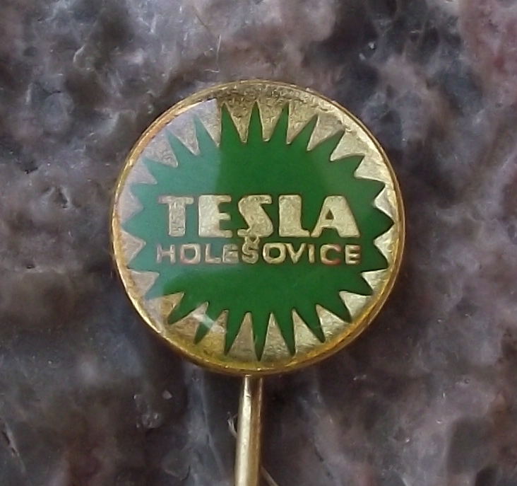 Vintage Tesla Light Bulb Flash Pin Badge