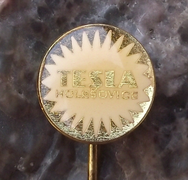 Vintage Tesla Light Bulb Flash Pin Badge
