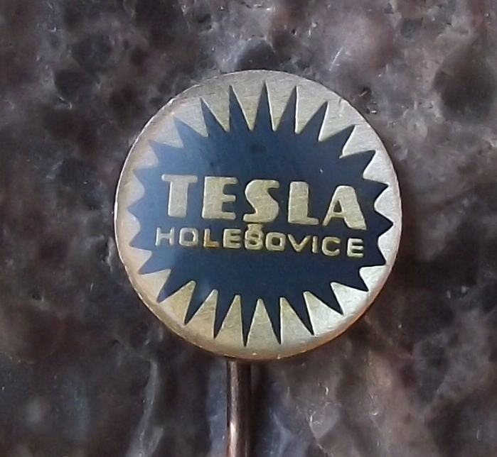 Vintage Tesla Light Bulb Flash Pin Badge