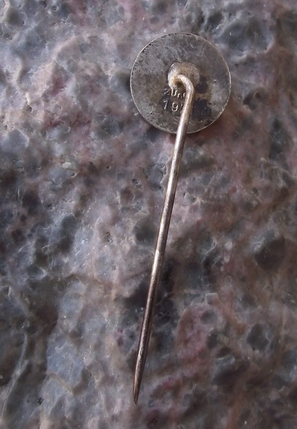 Vintage Tesla Light Bulb Flash Pin Badge