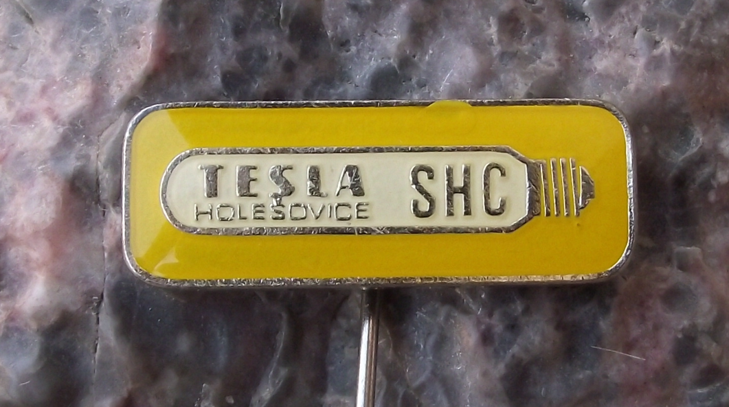 Vintage Tesla Holesovice SHC Sodium Light Bulb Pin Badge