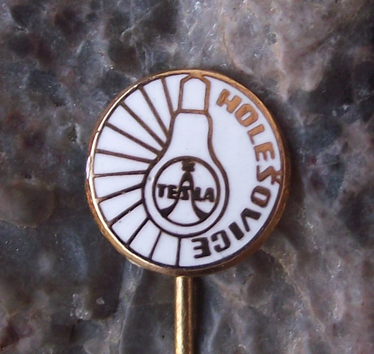 Vintage Tesla Holesovice Light Bulb Flash Logo Motif Manufacturing Plant Pin Badge