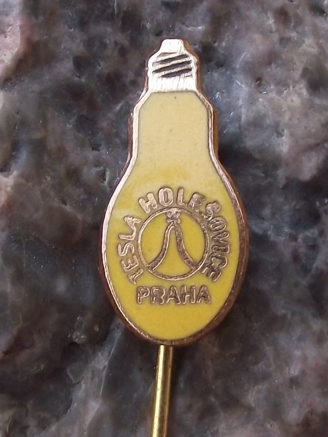 Vintage Tesla Prague Sine Wave Logo Holesovice Shaped Light Bulb Motif Pin Badge