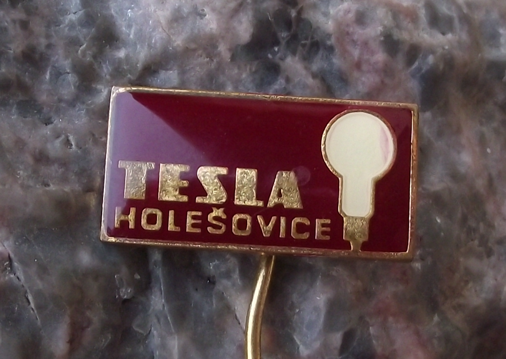 Vintage Tesla Holesovice Old Fashioned Light Bulb Styles and Designs Pin Badge