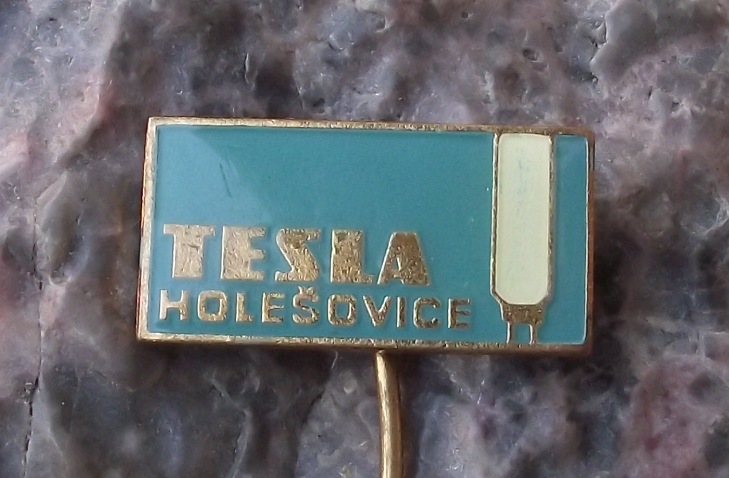 Vintage Tesla Holesovice Old Fashioned Light Bulb Styles and Designs Pin Badge