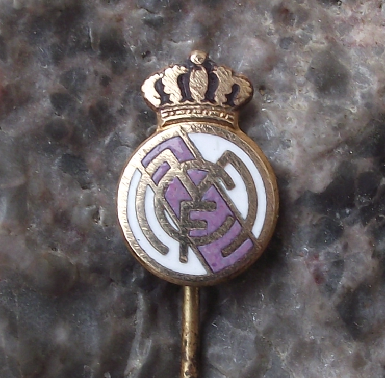Vintage Real Madrid CF Spain Soccer Football Crest Crown Pin Badge