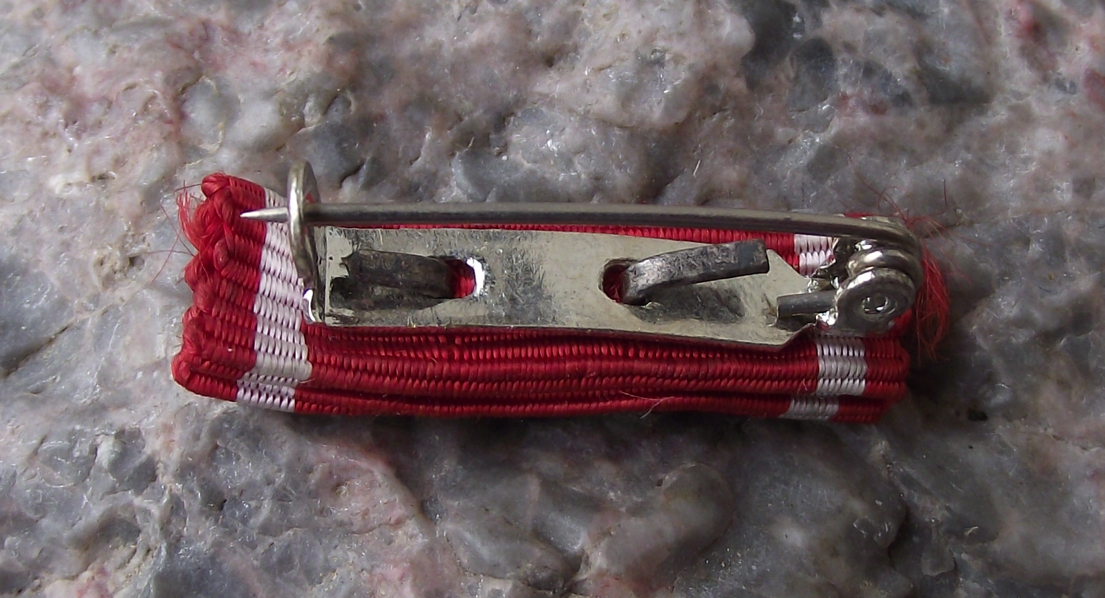 Vintage Service Medal Ribbon Fabric Bar Trade Union ROH Members Pin Badge