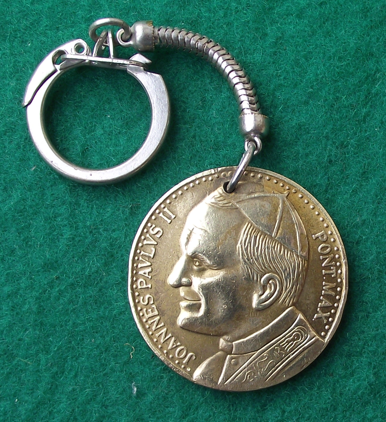 Vintage Pope John Paul II Ioannes Paulus Head Catholic Church Rome Vatican Key Ring