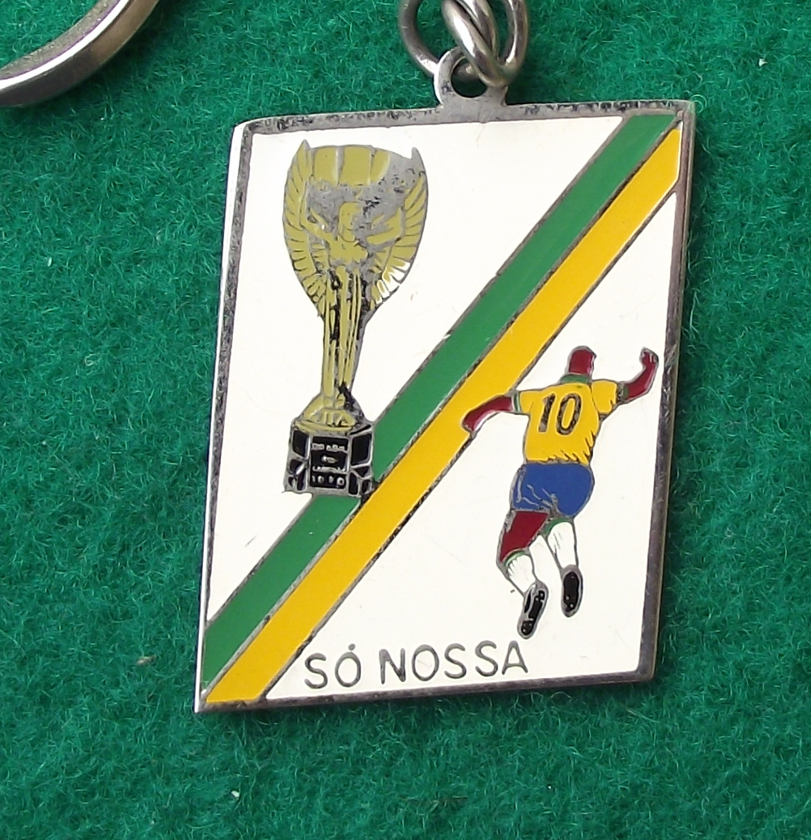 Vintage Pele Brazil World Cup SÓ NOSSA Victory Football Soccer Keychain Key Ring