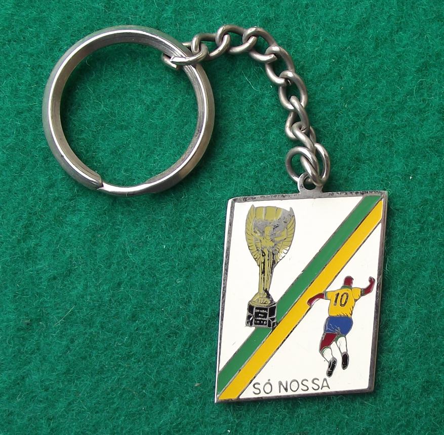 Vintage Pele Brazil World Cup SÓ NOSSA Victory Football Soccer Keychain Key Ring