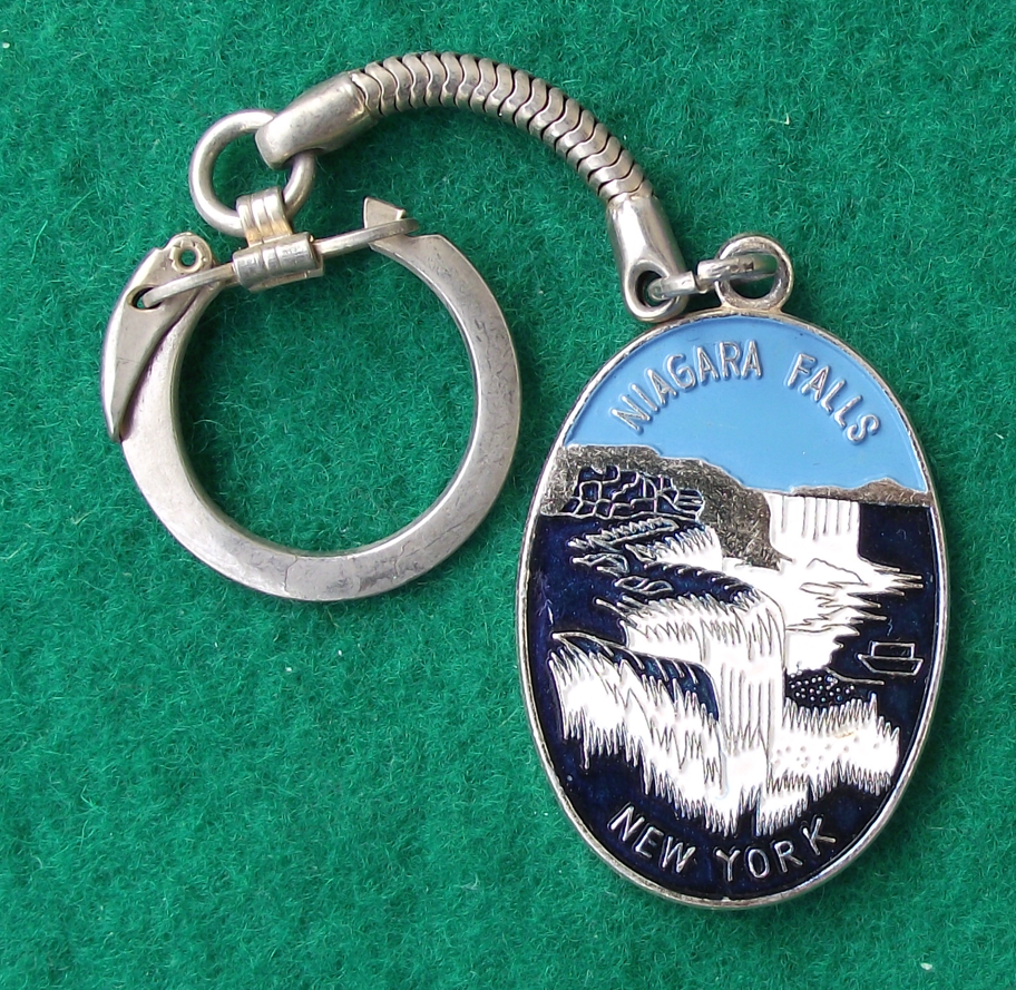 Vintage Niagara Falls New York Souvenier Key Ring