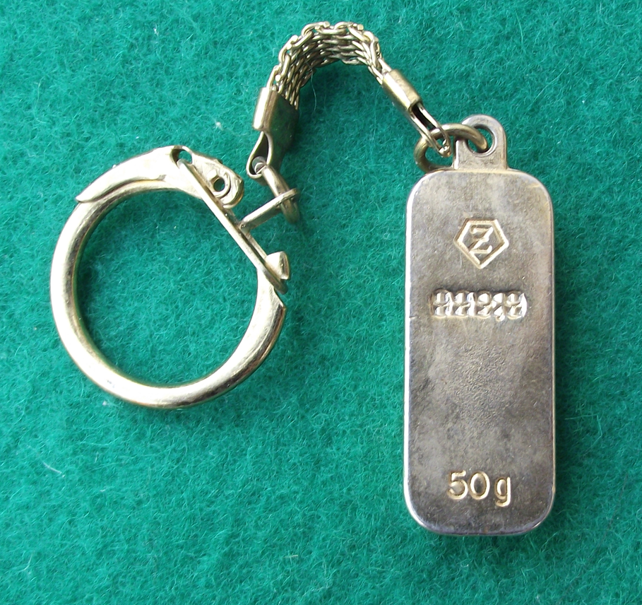 Vintage Fake but Slightly Convincing 50g 999.9 Gold Bar Golden Metal Key Ring