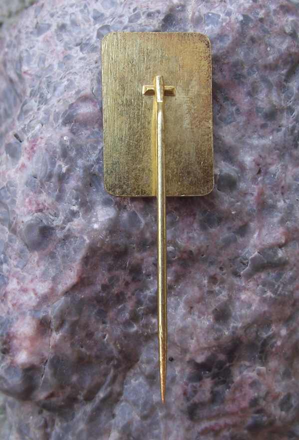 1979 100 km Kilometres Spring Walk National Walking Event Jarní kilometry Pin Badge