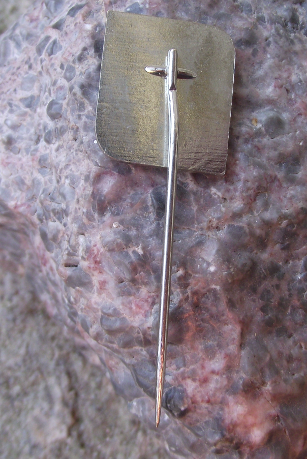 1985 100 km Kilometres Spring Walk National Walking Event Jarní kilometry Pin Badge