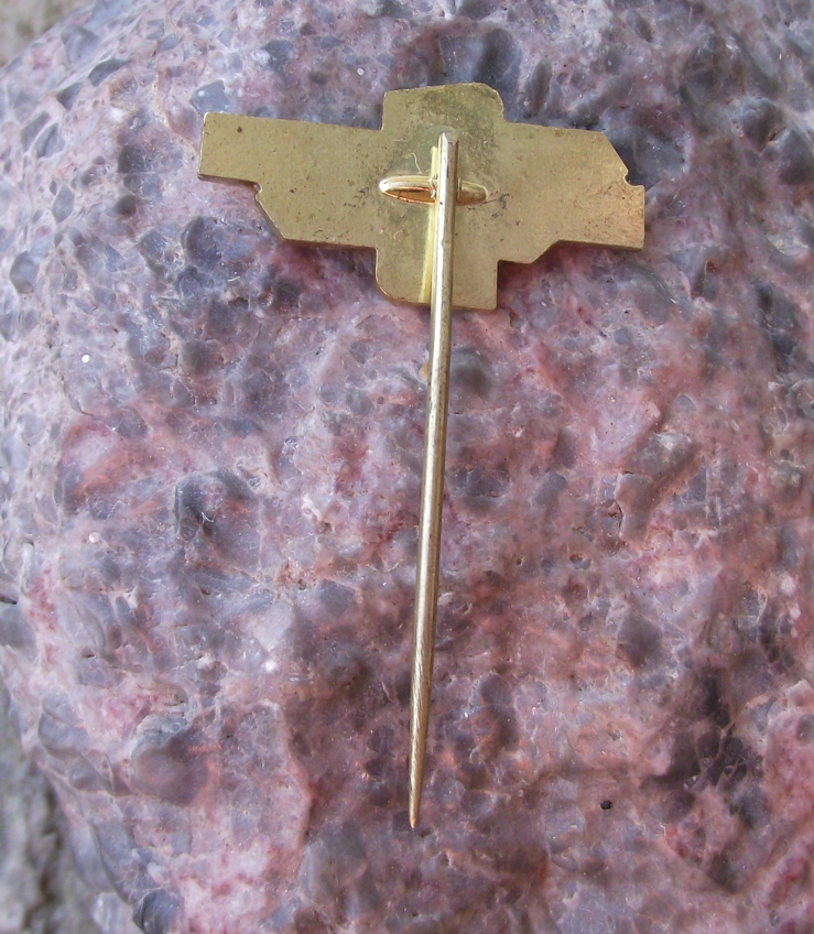 1982 100 km Kilometres Spring Walk National Walking Event Jarní kilometry Pin Badge