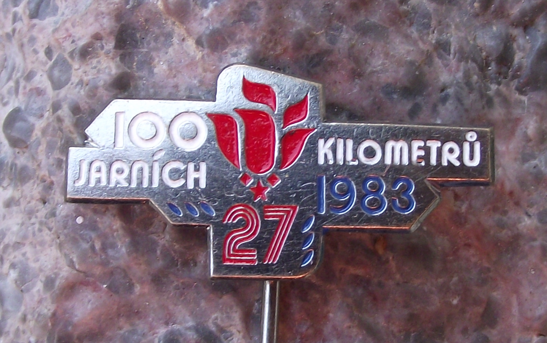 1983 100 km Kilometres Spring Walk National Walking Event Jarní kilometry Pin Badge