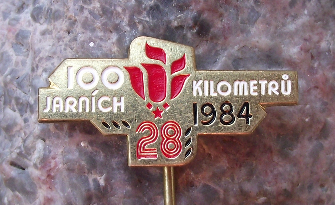 1984 100 km Kilometres Spring Walk National Walking Event Jarní kilometry Pin Badge