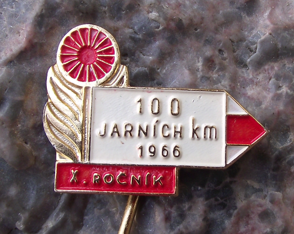 1966 100 km Kilometres Spring Walk National Walking Event Jarní kilometry Pin Badge
